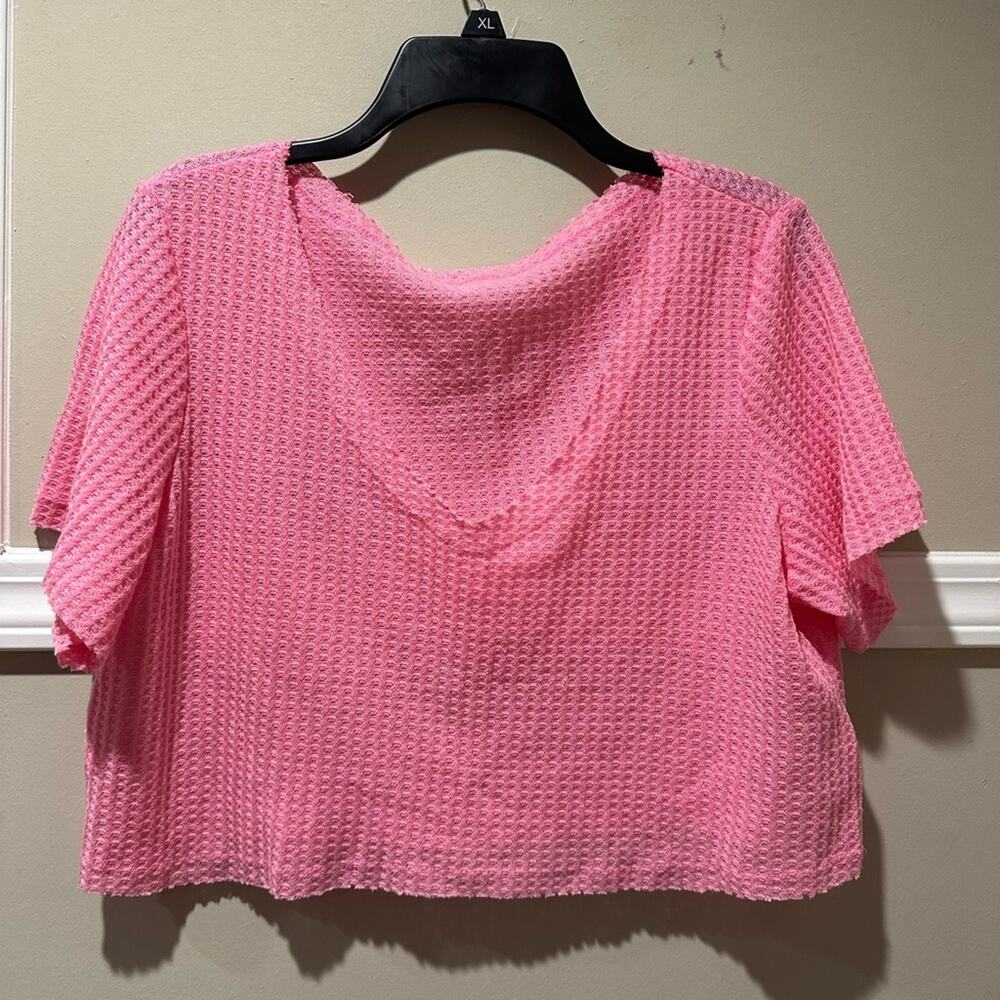 SHEIN Pink Boxy Crop Blouse with Short Sleeves